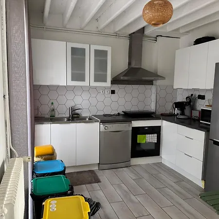 Les Micocouliers - Spacieuse Maison,4chambres ,avec Jardin- Parking -wifi *
